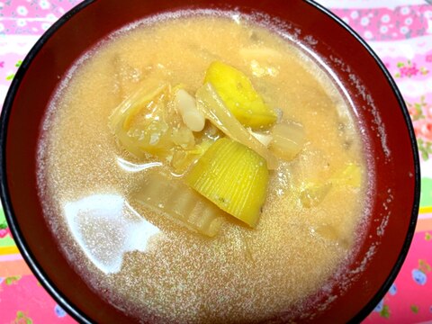 さつま芋のきな粉とみりんのお味噌汁